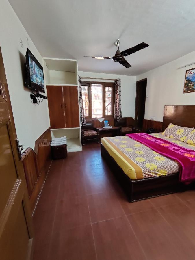 Hotel Alankar Manāli Esterno foto